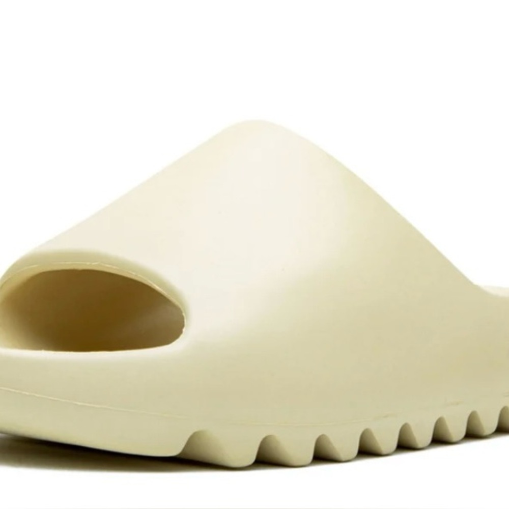 Adidas Yeezy Slides – Bone – Size 7US